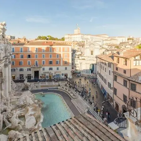 Apartment In Trevi Rome